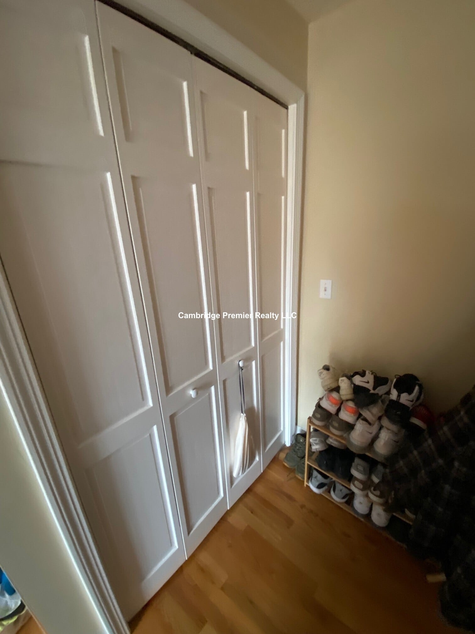 Building Photo - 221 Salem St