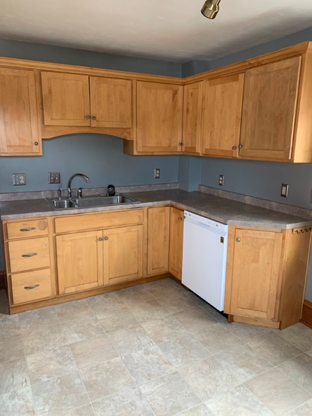 Building Photo - 619 1st St