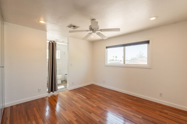 Building Photo - 1325 W Lobo Ave