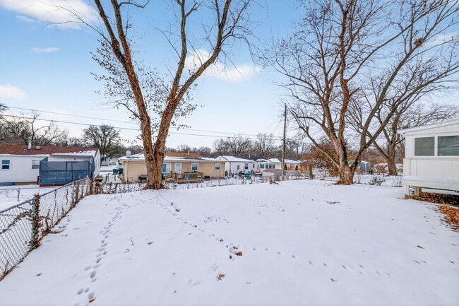 Building Photo - Now Accepting Section 8 – St. Louis, MO 3 bedroom /1 Bath Home in 63137