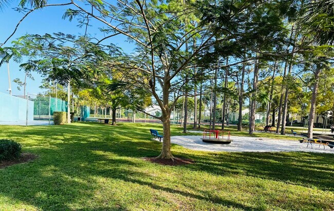 Building Photo - 5780 Azalea Cir