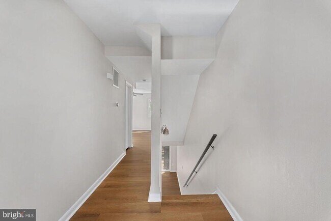 Building Photo - 14843 Emberdale Dr