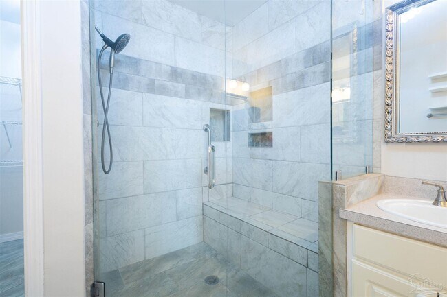 Building Photo - 1409 US-98