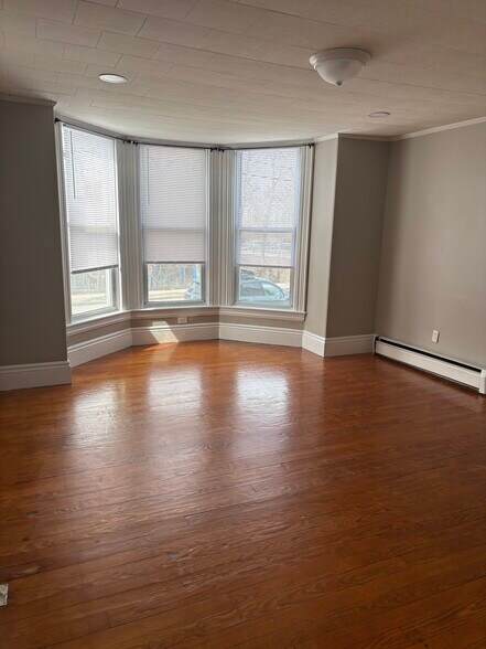 Living room - 1107 Bridge St