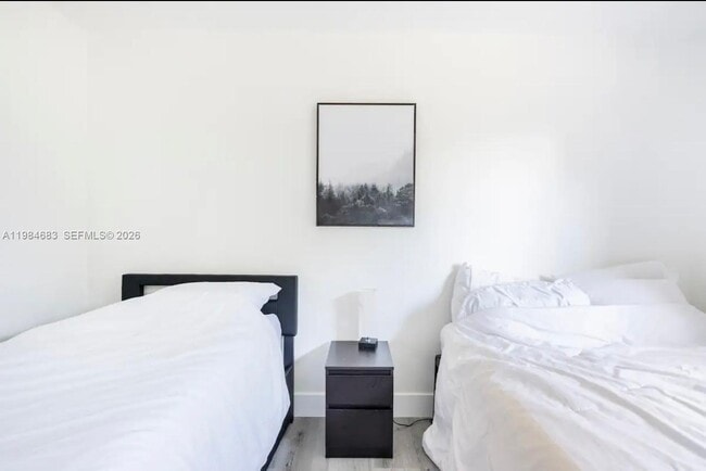 Building Photo - 1200 NW 18th Ct