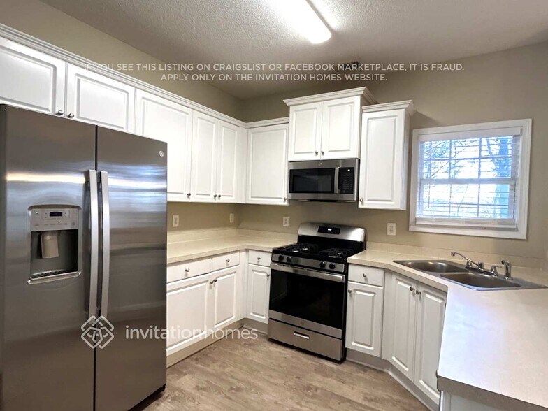 Building Photo - 117 Omega Ct