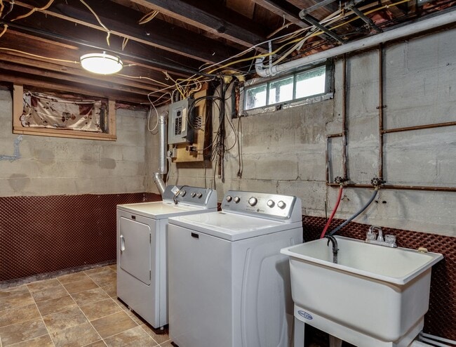 Building Photo - Rare home available for rent in Eken park!