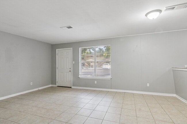 Building Photo - 3641 N MacGregor Way