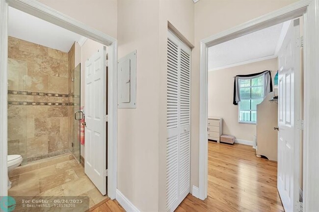 Building Photo - 7644 Elm Ridge Dr
