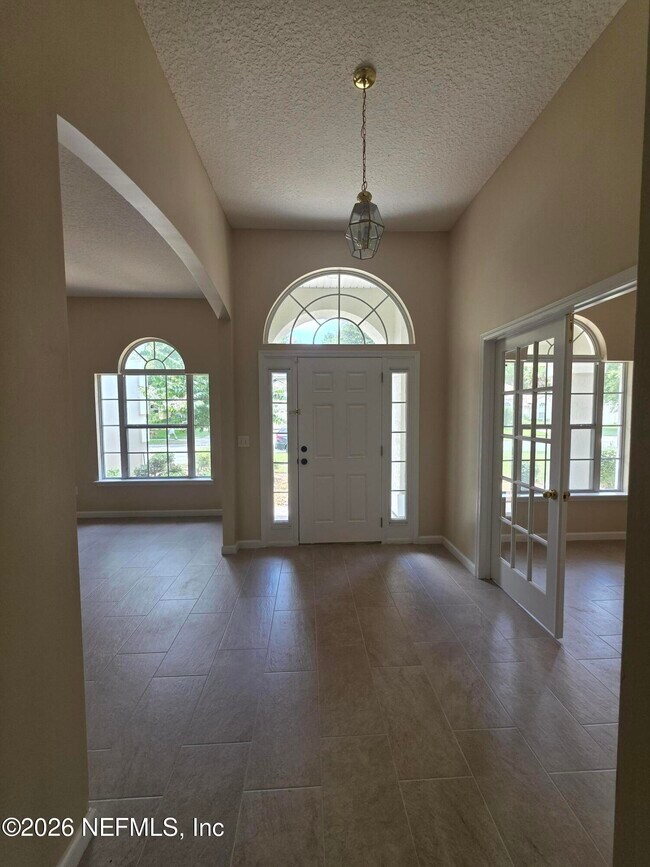 Building Photo - 739 Wakemont Dr