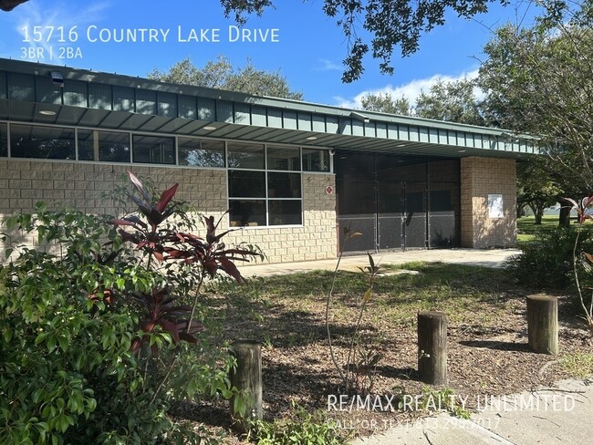 Building Photo - 15716 Country Lake Dr