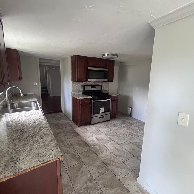 Building Photo - 32700 Pettibone Rd