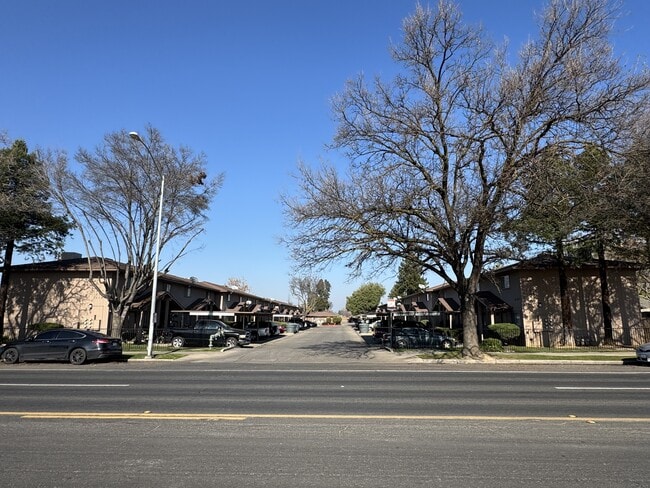 Building Photo - Willow Glen