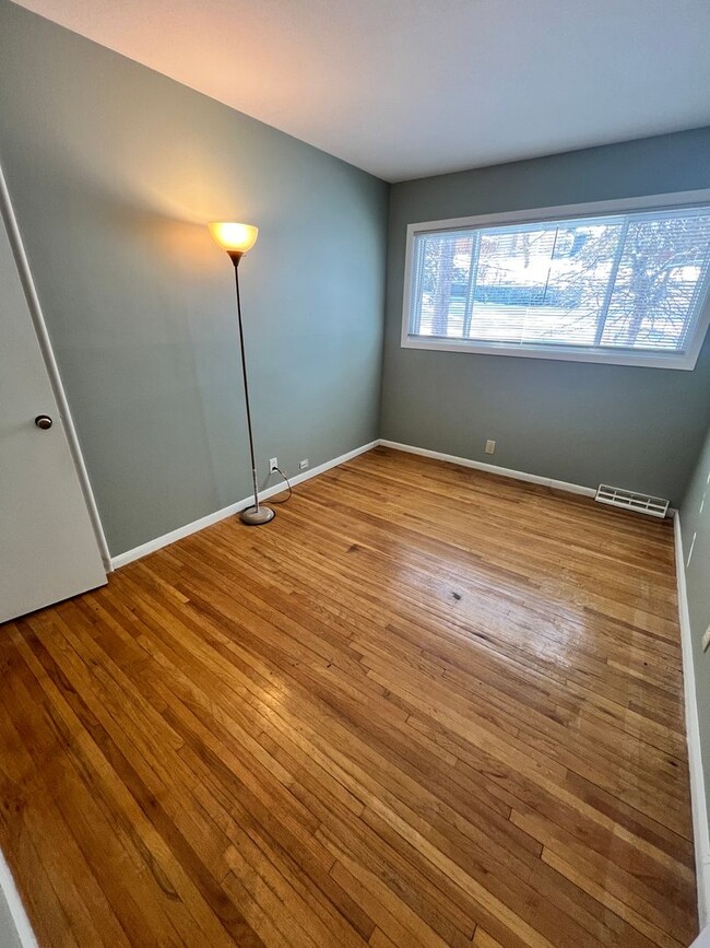 Building Photo - 140 E Niagara St