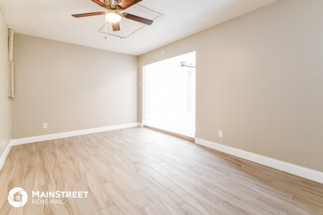 Building Photo - 13901 Bridgeport Dr