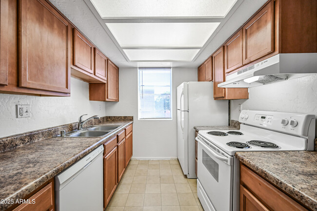 Building Photo - 16602 N 25th St