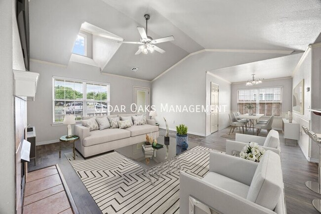 Building Photo - 1308 S C Ct