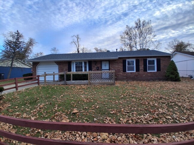 Primary Photo - 924 Sunset Rdg