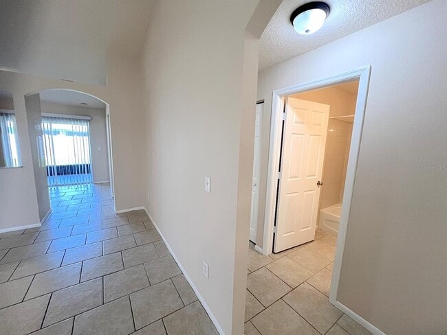 Building Photo - 14 Buttonwood Ln