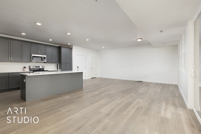 Building Photo - Modern Comfort in Midvale – 3 Bed, 2 Bath ...