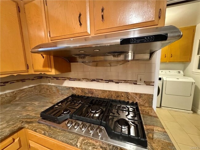 Building Photo - 15909 Vincennes St