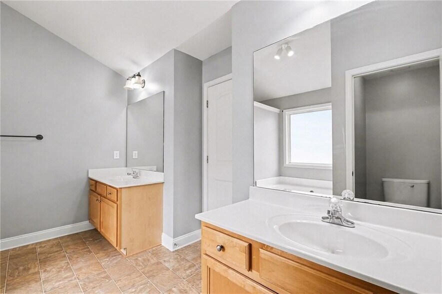 Building Photo - 4072 Creekrun Cir