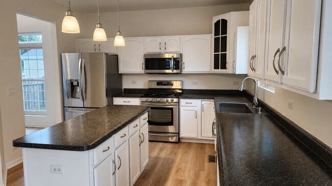 Building Photo - 1523 Schumacher Dr