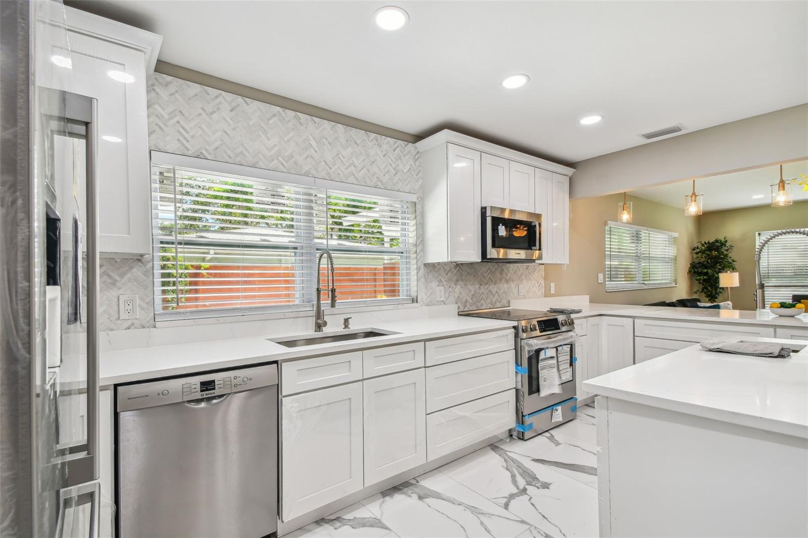 Building Photo - 2042 Craft Ln