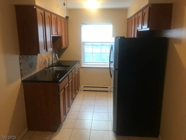 Building Photo - 17A S Valley Rd