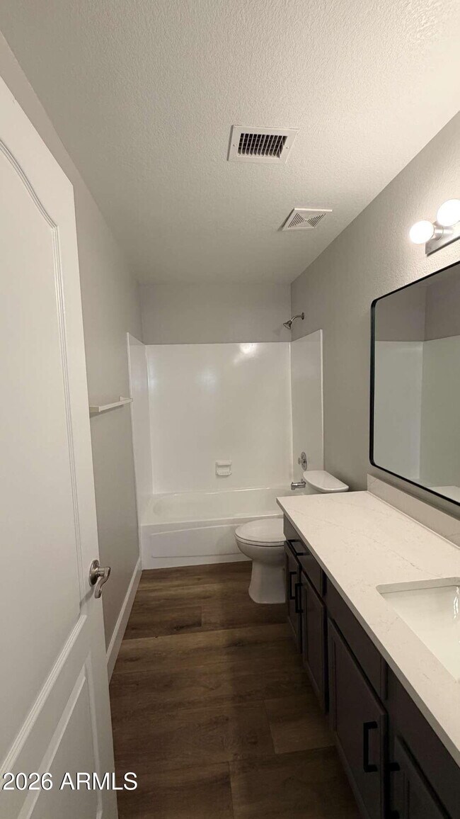 Building Photo - 1777 E Sheffield Ave