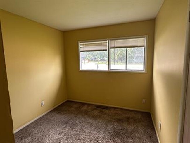 Building Photo - 1509 S Mattis Ave