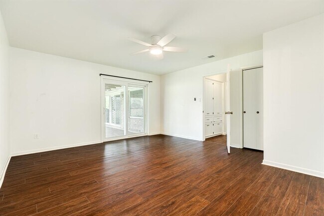 Building Photo - 438 Wellshire Dr