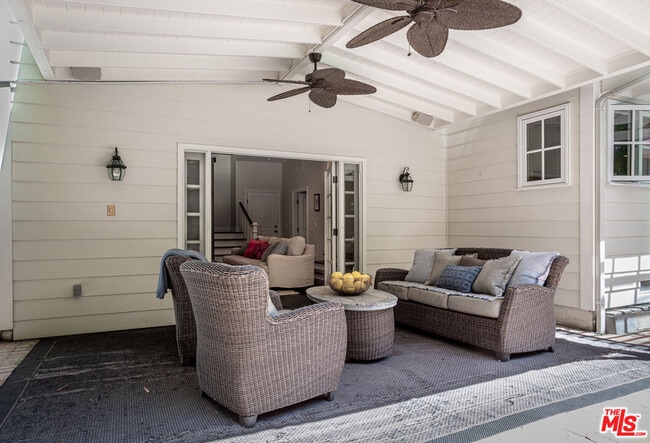 Building Photo - 4537 Agnes Ave