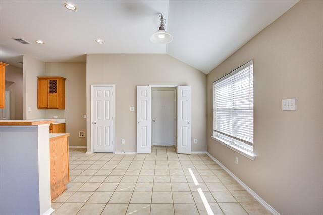 Building Photo - 1248 Round Pen Run