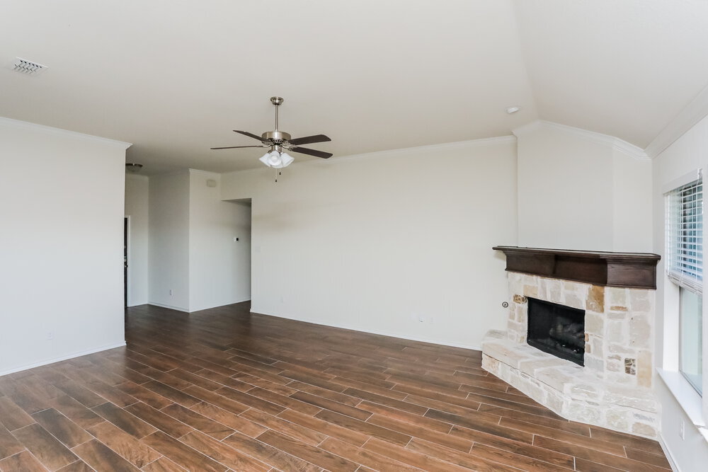 Building Photo - 605 Long Prairie Dr