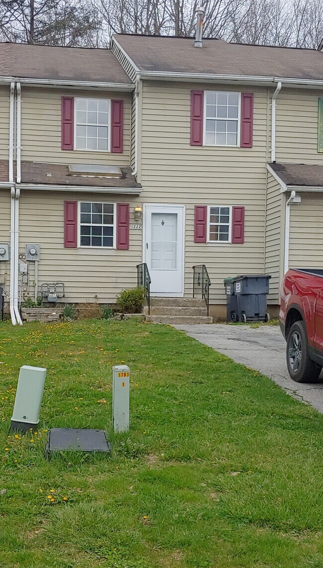 Front - 222 Blake Rd