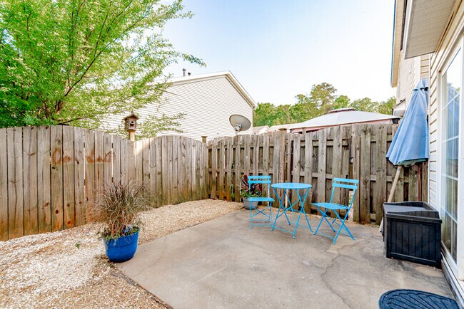 Building Photo - Furnished Rental