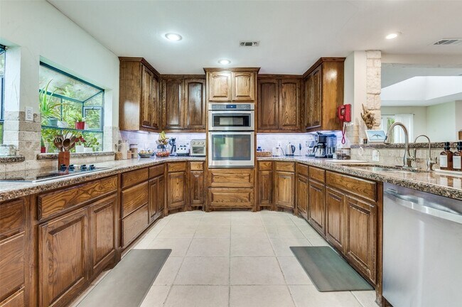 Building Photo - 1602 Glen Valley Dr