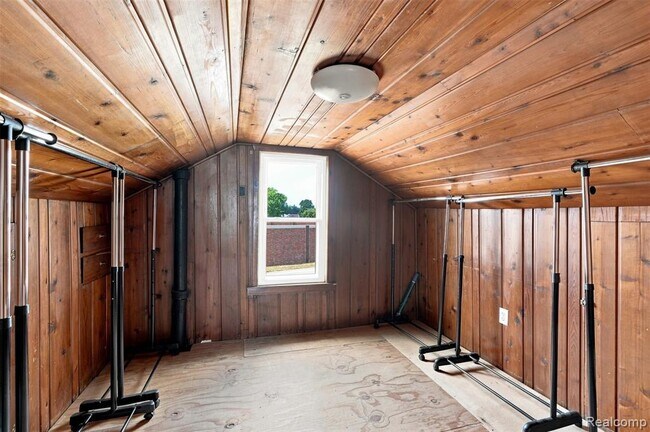 Building Photo - 329 Sonoma Ave