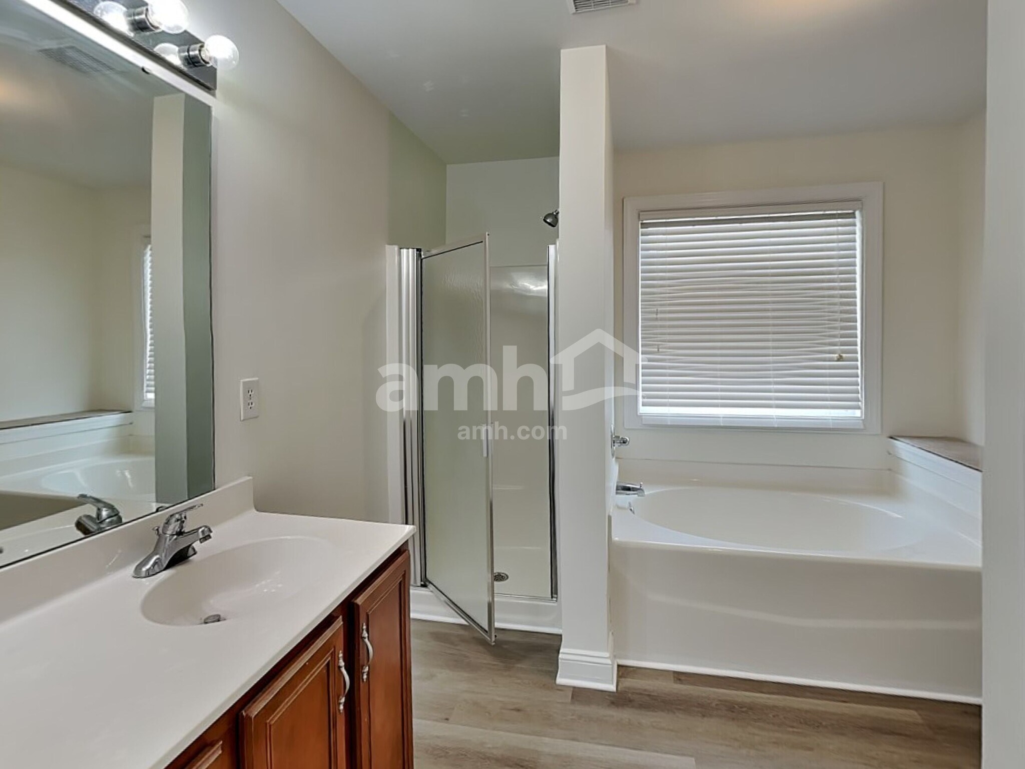 Building Photo - 1013 Triple Crown Dr