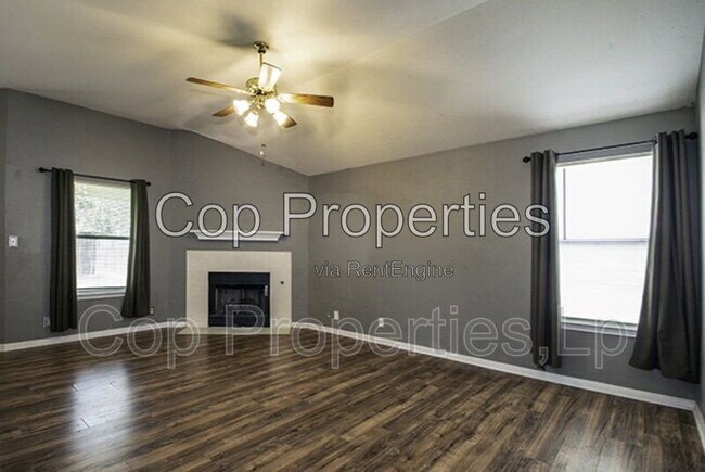 Building Photo - 8510 Trumpet Cir