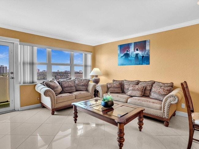 Building Photo - 401 Golden Isles Dr
