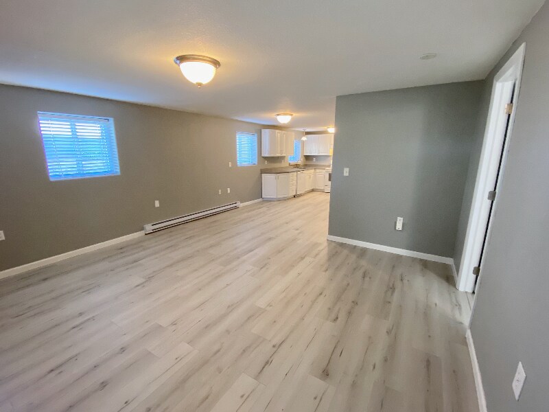 Building Photo - 116 E Stuart St