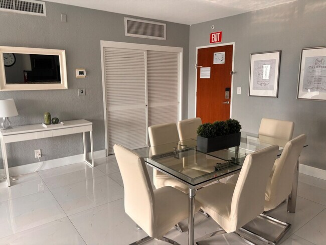Building Photo - 3801 S Ocean Dr