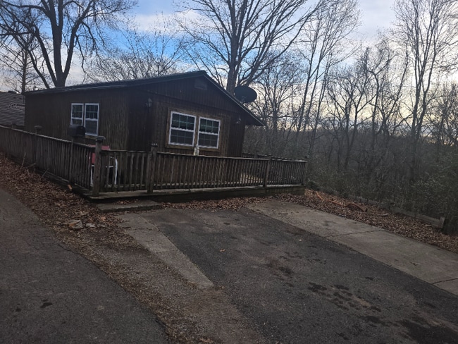 Building Photo - 1960 Saddleback Dr