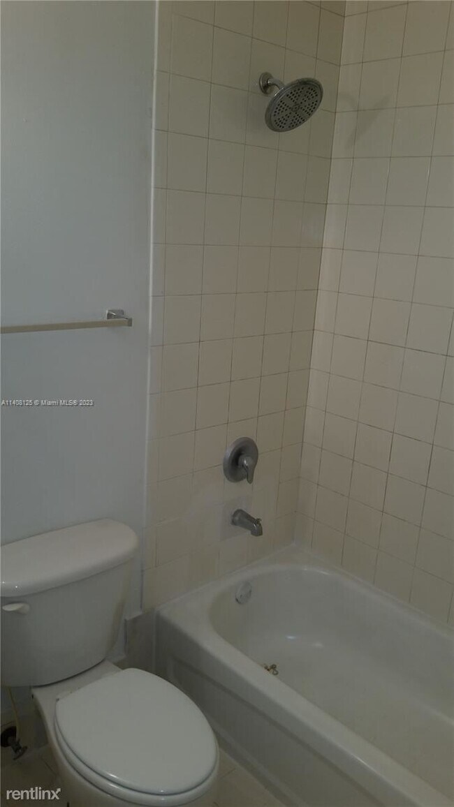 Building Photo - 4 br, 2 bath House - 13950 NE 2nd Ave # 1A 0
