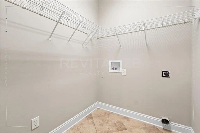 Building Photo - Charming 4 Bedroom/2.5 Bathroom in Fairhope!
