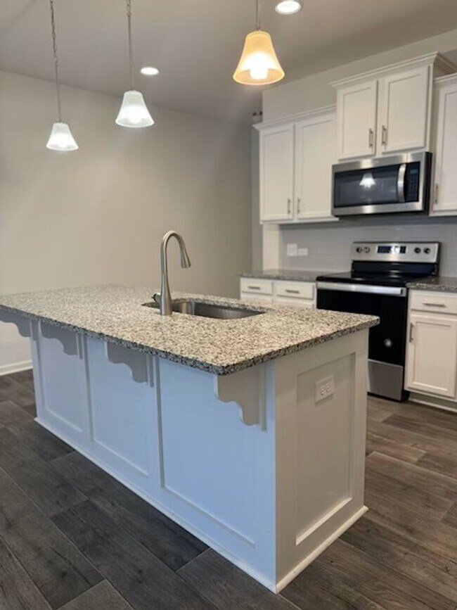 Building Photo - Introducing Your Dream Home: A Spacious 3 Bedroom, 2.5 Bathroom Townhome for Rent