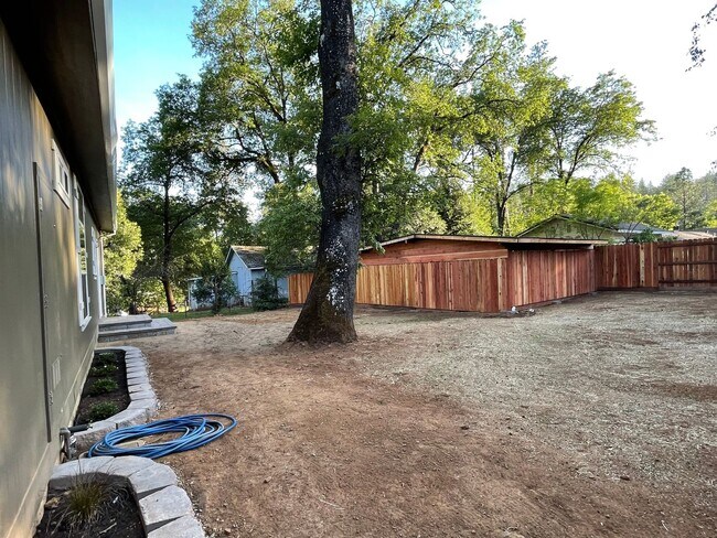 Building Photo - LAKE COMBIE ACCESS. Brand New 3-Bedroom Ho...