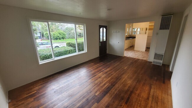 Building Photo - Johnson Duplex